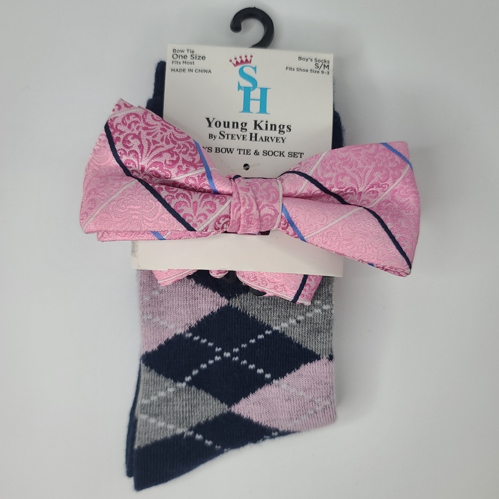 Young Kings By Steve Harvey.  Pink Bow Tie and Sock Set. New With Tags.